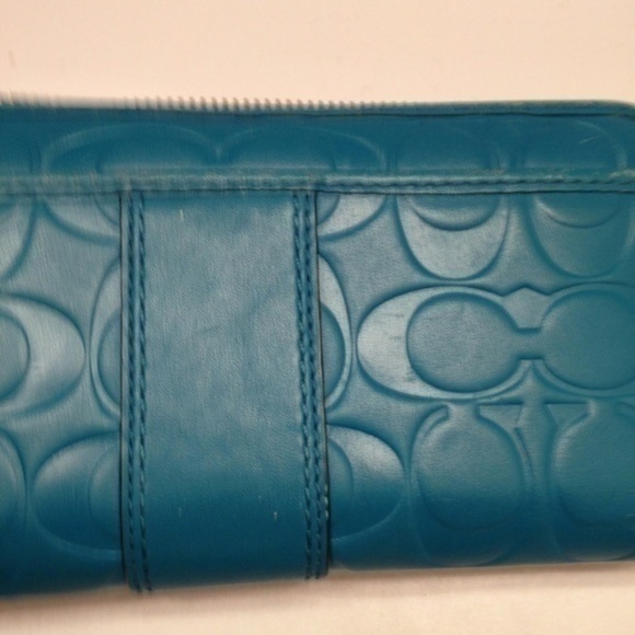 小物 Coach Soho Signature Small Wallet Blue COACH WALLET BLUE LEATHER EMBOSSED leather soho zipper clutch